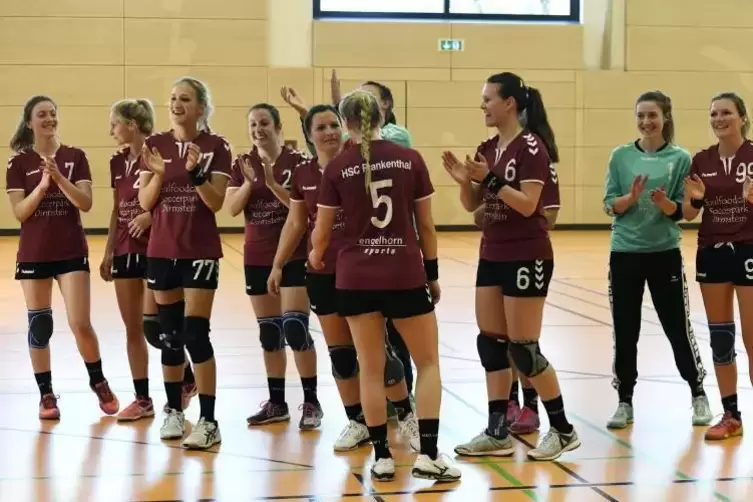 Hatten nach dem Derby allen Grund zur Freude: die Spielerinnen der SG Lambsheim/Frankenthal. Foto: Bolte