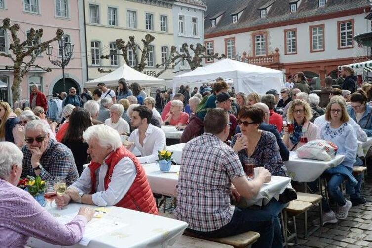 Neustadt Verkaufsoffener Sonntag Lockt Tausende Besucher An Mit Bildergalerie Neustadt Die Rheinpfalz