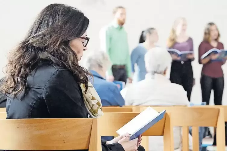 In Heidelberg hat Steffi Sieber Opern gesungen. In der Lutherkirche war sie beim Offenen Singen dabei.