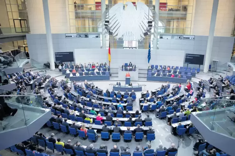 Wenn alle Abgeordnete an einer Plenarsitzung teilnehmen, finden sich 709 Volksvertreter im Parlament.