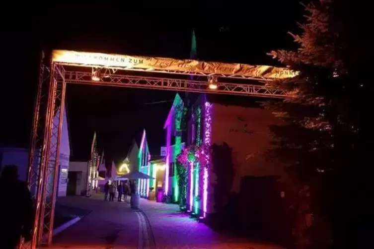 Die Jury lobte das stimmige Konzept und „die gelungene Mischung aus Hof- und Straßenfest“ in Pleisweiler-Oberhofen.  Foto: Jürge