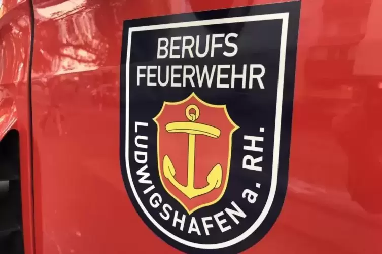 Die Feuerwehr musste in der Nacht das Feuer löschen. Symbolfoto: adh