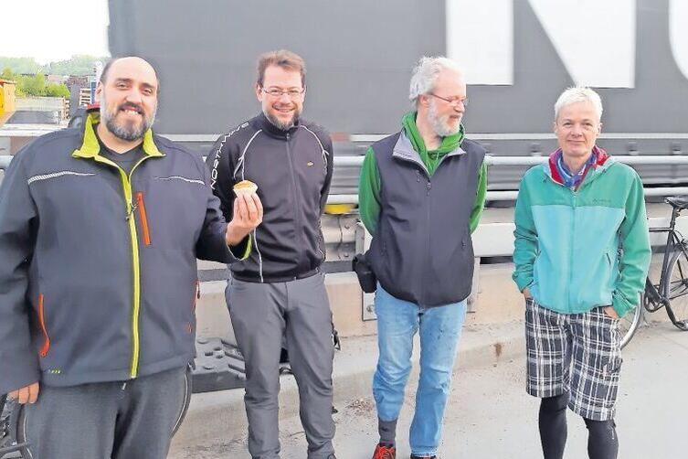 darf man in germersheim mit fahrrad über die rheinbrücke fahren