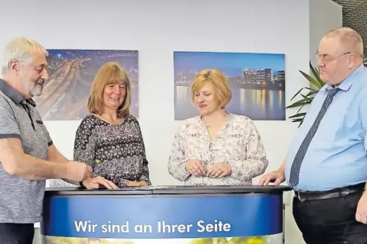 Das VdK-Team (von links): Uwe Risch vom Ortsverband Oppau, Petra Schuster sowie Franziska Schönfelder von der Kreisgeschäftsstel