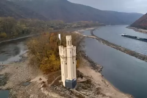 Ein Wahrzeichen der Region: der Mäusetum im Rhein bei Bingen, hier fotografiert während des Niedrigwassers 2018. Foto: DPA