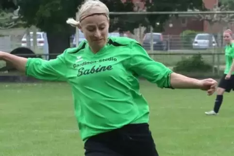 Sabine Völkel bestreitet ihr Abschiedsspiel.  Foto: van