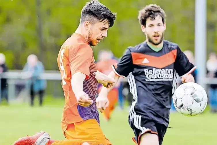 Kassierte ein Extra-Lob von seinem Trainer Alexander Raab: SG-Spieler Christian Stock (rechts), hier im Spiel gegen Enkenbach/Me