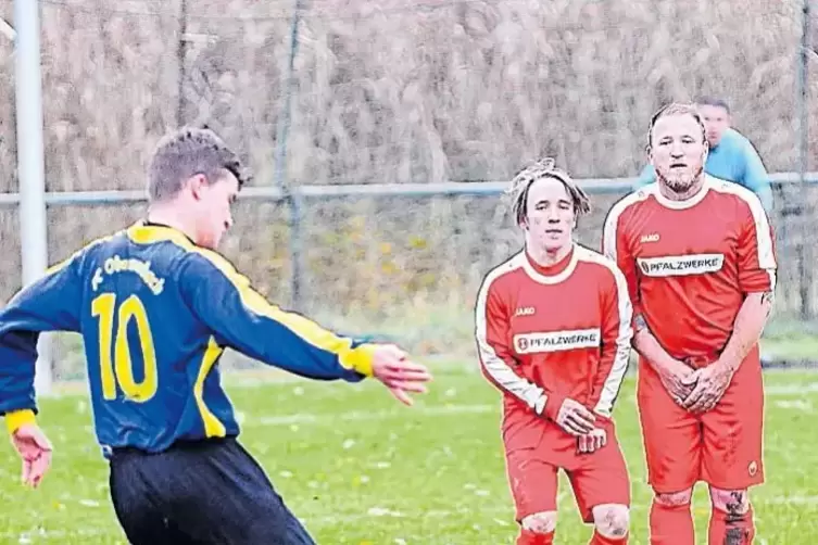 Früher, als Fußballer, kickte Walter Schöb (rechts) in Winterbach sogar noch mit seinem Sohn Walter-Quentin (Mitte) zusammen.