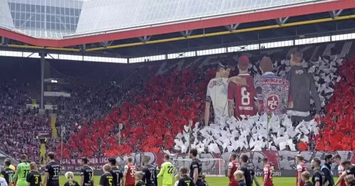 „wir Sind Der Fck“ Fans Setzten Beim Letzten Saisonspiel Im Stadion