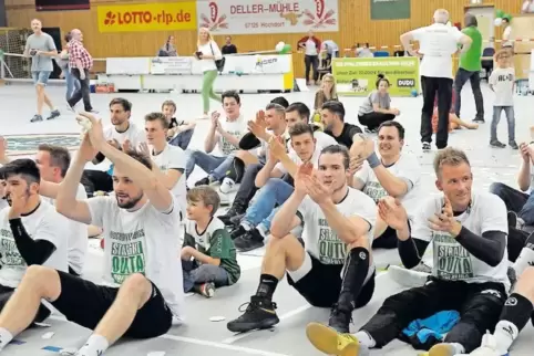 Grün auf weiß stehen die Erfolge des TV Hochdorf in dieser Saison auf den T-Shirts. Es war die erfolgreichste Runde in der Verei