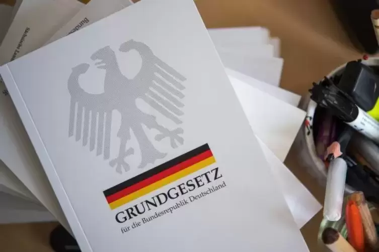 Das Grundgestez der Bundesrepublik Deutschlands feiert 70. Geburtstag.  Foto: dpa