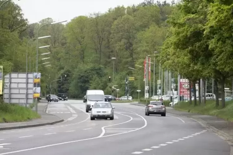 Der heute 54-jährige Angeklagte war an dem Novembermorgen auf der Hohenecker Straße stadtauswärts unterwegs, als sich der Unfall