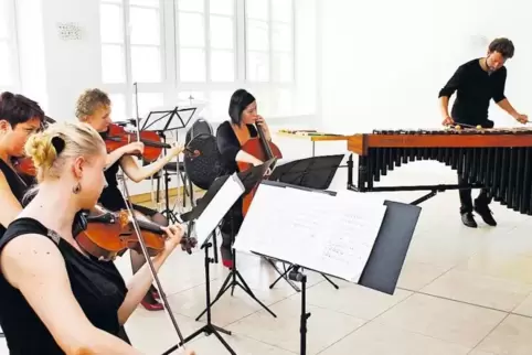 Kleine Kapelle im Schlösschen mit großer Akustik: Das wissen hochkarätige Musiker zu schätzen – hier das Chiarina-Quartett.