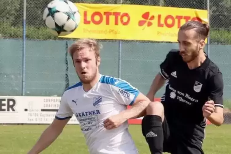 Linksfuß: Fabian König (links), hier in einem Spiel gegen Bingen. ArchivFoto: Iversen