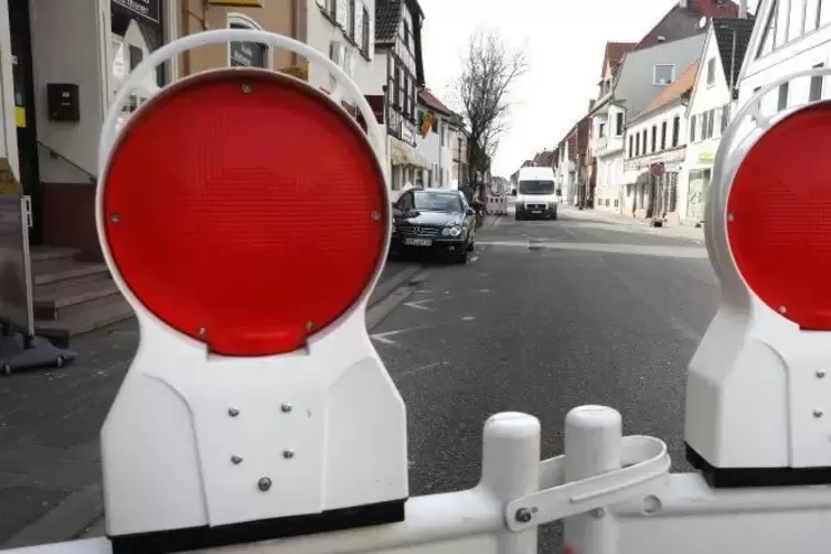 Seit Monaten eine Baustelle: die Bellheimer Hauptstraße. Foto: van