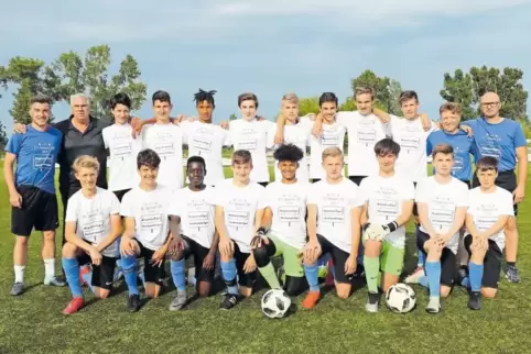 Die Helden vom Sportpark: die C-Junioren mit Trainer Thomas Heuß (obere Reihe, Zweiter von rechts).