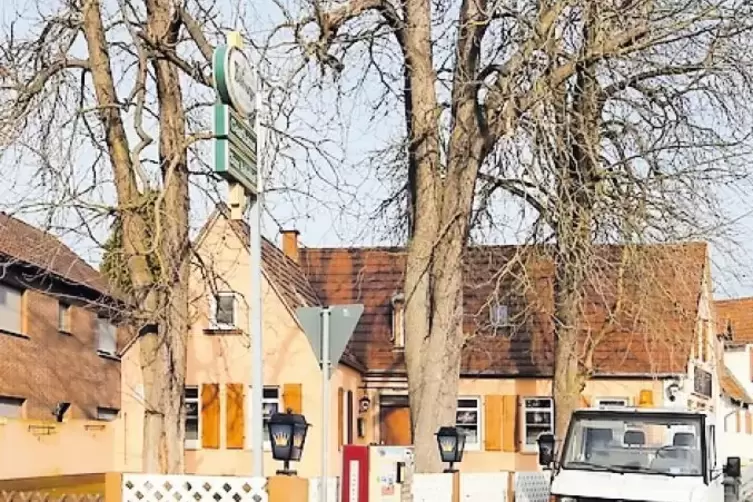 Ehemalige Bahnhofsgaststätte: Hier befindet sich mittlerweile eine Spielhalle.