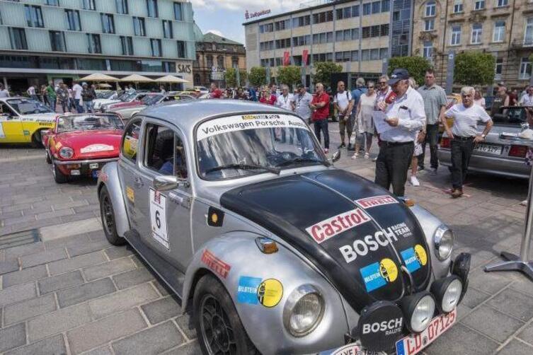 Bei der ADAC-Rallye Trifels-Historic gehen in Kaiserslautern über 100