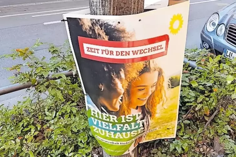 Zeit für den Wechsel? Fragt sich, für welchen. Eventuell einen internen? Grünen-Wahlplakat im Stadtteil West.