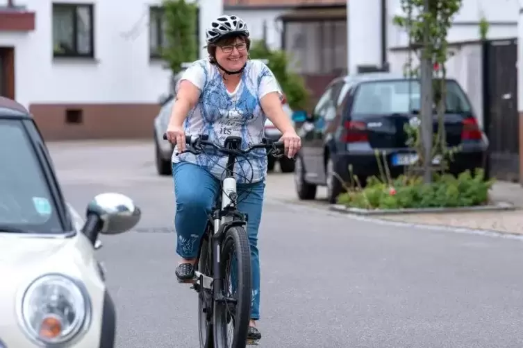 Jutta Sollinger auf dem Weg zur Arbeit. Foto: Iversen