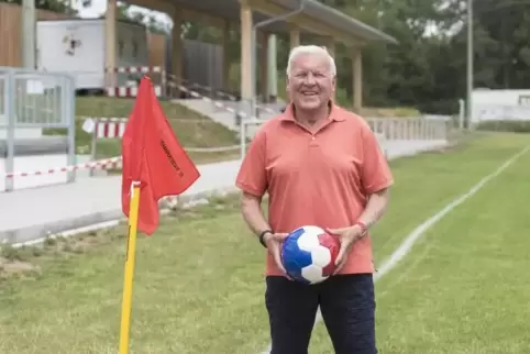 An der Stätte seiner einstigen Erfolge: Karel Nepomucký im Stadion des SV Alsenborn, wo der gebürtige Prager in den 70er-Jahren 