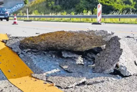 Fahrbahn-Platzer in der Sommerhitze: Gefährdet sind Autobahnen mit alten Beton-Platten, in der Pfalz geht es um Abschnitte der A