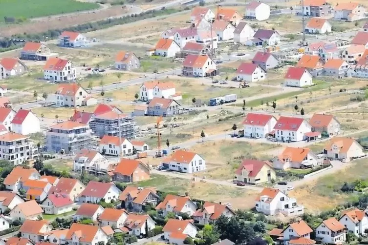 Ein entspannter Wohnungsmarkt wird dem Landkreis Bad Dürkheim bescheinigt. Hier im Bild das Baugebiet Fronhof II.