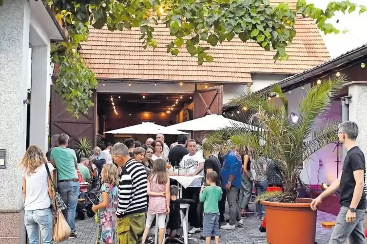 Das Weingut Hinterbichler ist einer der Treffpunkte bei der Kerwe in Bobenheim am Berg.