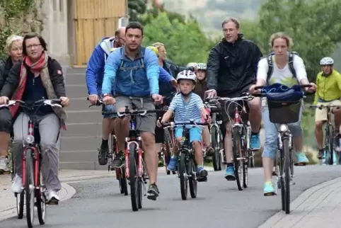 Zwischen Würzweiler und Wöllstein haben Radfahrer, Inline-Skater und Wanderer am Sonntag auf 25 Kilometern Länge freie Bahn.  Fo