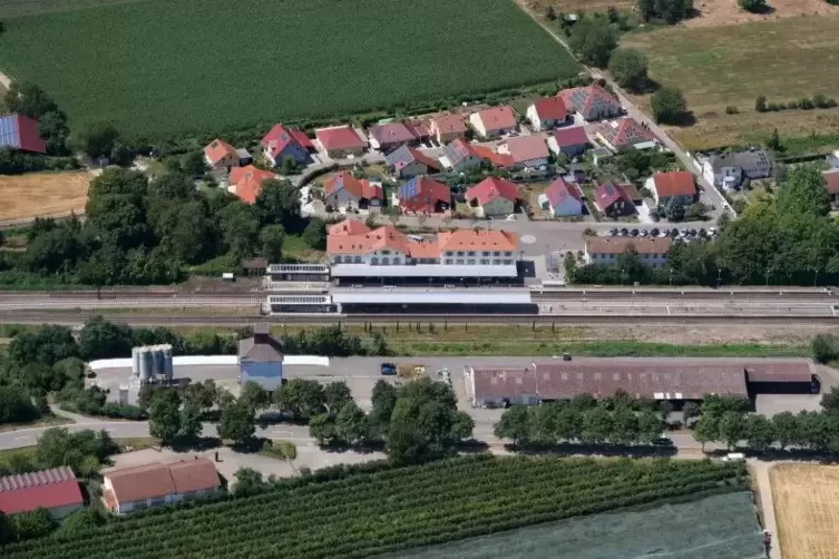 Am Bahnhof Winden wird eine „Park & Ride Anlage“ gebaut. Foto: Sandbiller