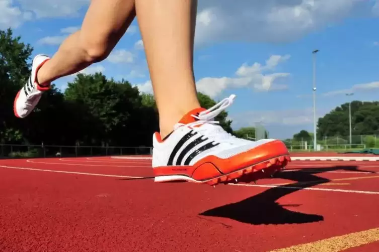 Auch Weitsprung gehört zum Sportabzeichen. Foto: Linzmeier-Mehn