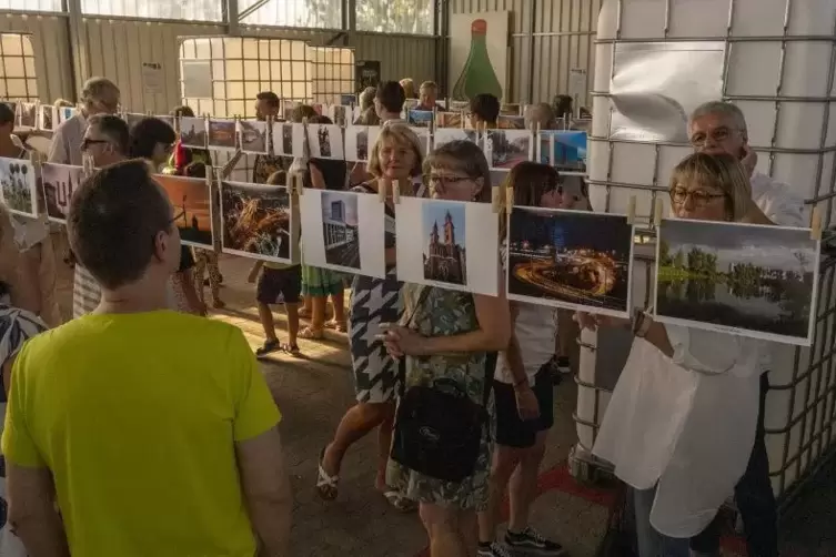 Viel Betrieb: Die Ausstellung stieß auf reges Interesse. Foto: Leibig/frei