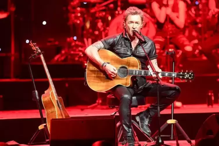 Mit einer zerbrochenen Gitarre fing alles an: Peter Maffay wollte schon als Jugendlicher nur eins: –Musik machen.  Foto: dpa