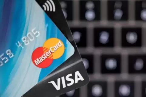 Bei Kreditkartenzahlungen im Internet ist die Zwei-Faktor-Authentifizierung in Deutschland vorerst nicht verpflichtend. Allerdin