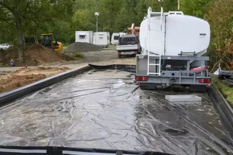 Einiges musste in Eßweiler für den Standort des Rettungshubschraubers gebaut werden. Zum Beispiel ein Tankplatz mit Becken zum A