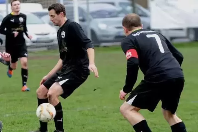 Spielertrainer Jens Albrecht (links) und Martin Mandery vom ASV Lug/Schwanheim.