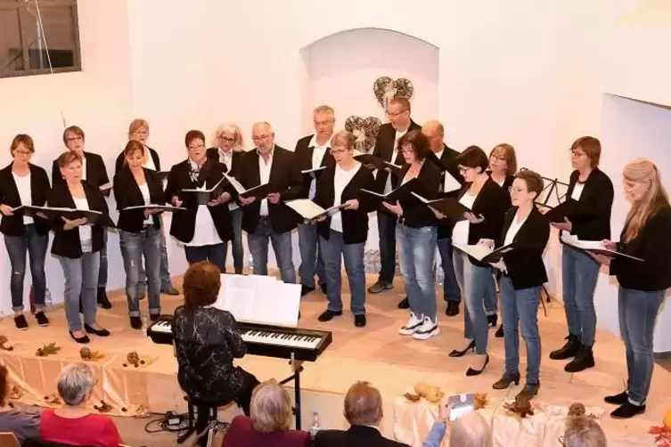 Seit 20 Jahren gibt es den „Chor 99“ jetzt bereits. Gegründet wurde er als Jugendchor des Gesangvereins Kriegsfeld, inzwischen s