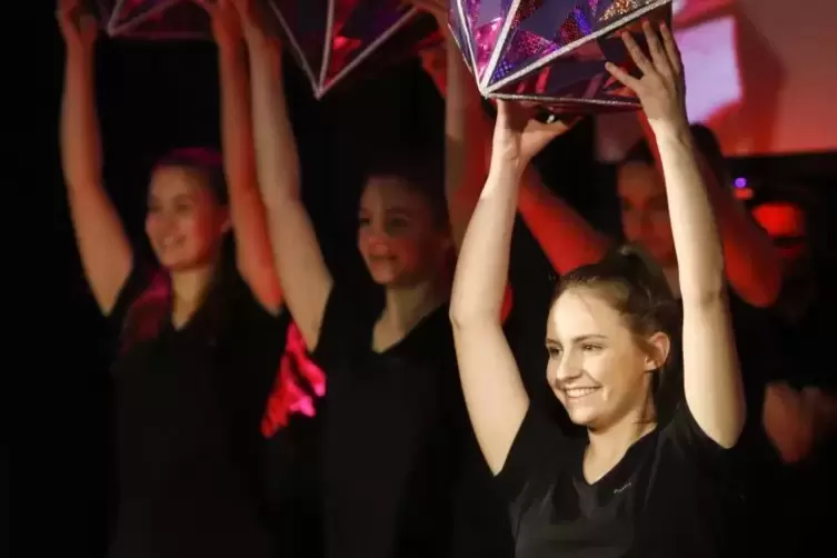 Die VTR-Showtanzgruppe „Attention“ begeisterte bei der Preisverleihung in diesem Jahr in Rockenhausen. Dort wurde der FV Rockenh