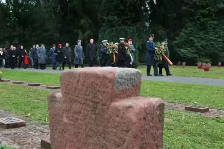 Die Gedenkfeier auf dem Landauer Hauptfriedhof beginnt um 11.30 Uhr.