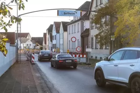 Seit wenigen Tagen ist die Baustelle am Bellheimer Ortseingang, wo auch der Penny-Markt ist, teilweise geöffnet. Anfang Dezember