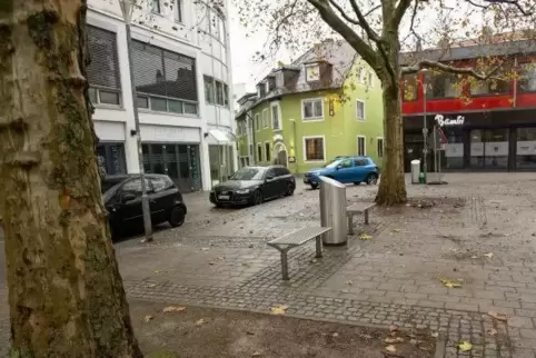 Kurzzeitparkplätze und Ladezonen, etwa auf dem zentralen Raiffeisenplatz, stehen auf der Wunschliste des Citymanagements.