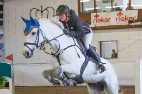 Die Walshauserin Kerstin Müller war mit Caro Tatoo in den L- und M-Springen platziert.