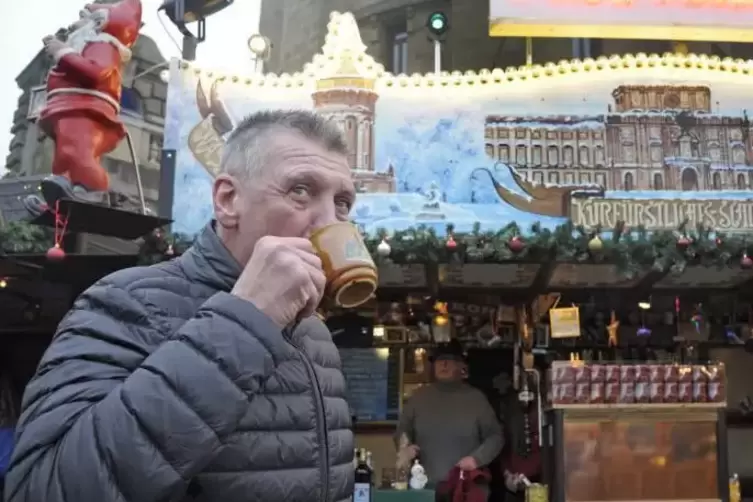 Das Warten auf den ersten Glühwein hat ein Ende.