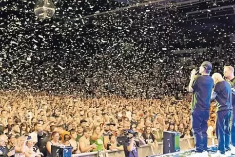 „Wir sind zusammen groß“: die Fantas in der Schleyer-Halle in Stuttgart.