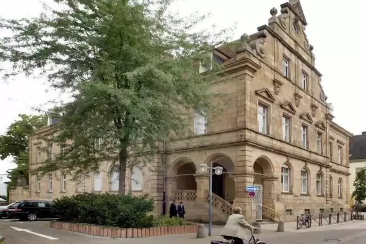 Der Prozess gegen den Mann findet vor dem Amtsgericht in Speyer statt.