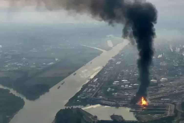 Horror im Oktober 2016: das Explosionsunglück am Ludwigshafener BASF-Nordhafen.