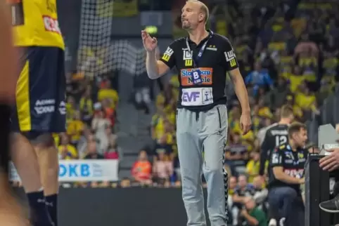 Hartmut Mayerhoffer, Trainer des Handball-Bundesligisten Frisch Auf Göppingen, genießt hohes Ansehen in Göppingen und das Vertra