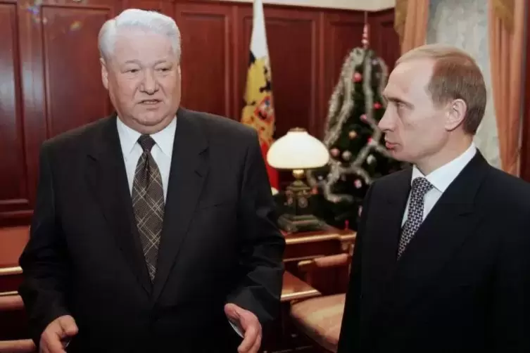 Putin, der Novize: Boris Jelzin und Wladimir Putin am Silvesterabend 1999 im Kreml.