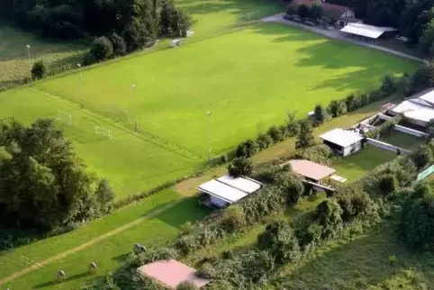 Still ruht der Rasen: das Gelände des FV Hanhofen.