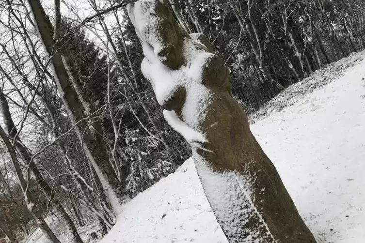 Kunstwerk im Schnee.